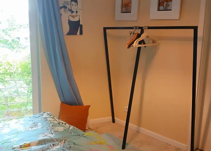 Modernes Haus Nahe Zentrum- 10 Min בית נופש קלן