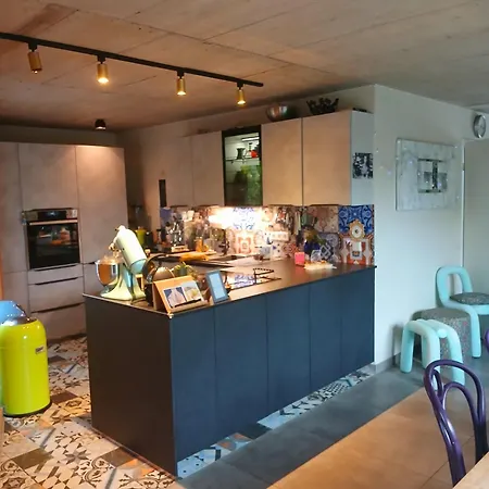 Designer Haus Nahe Zentrum- 10 Min Nyaraló *